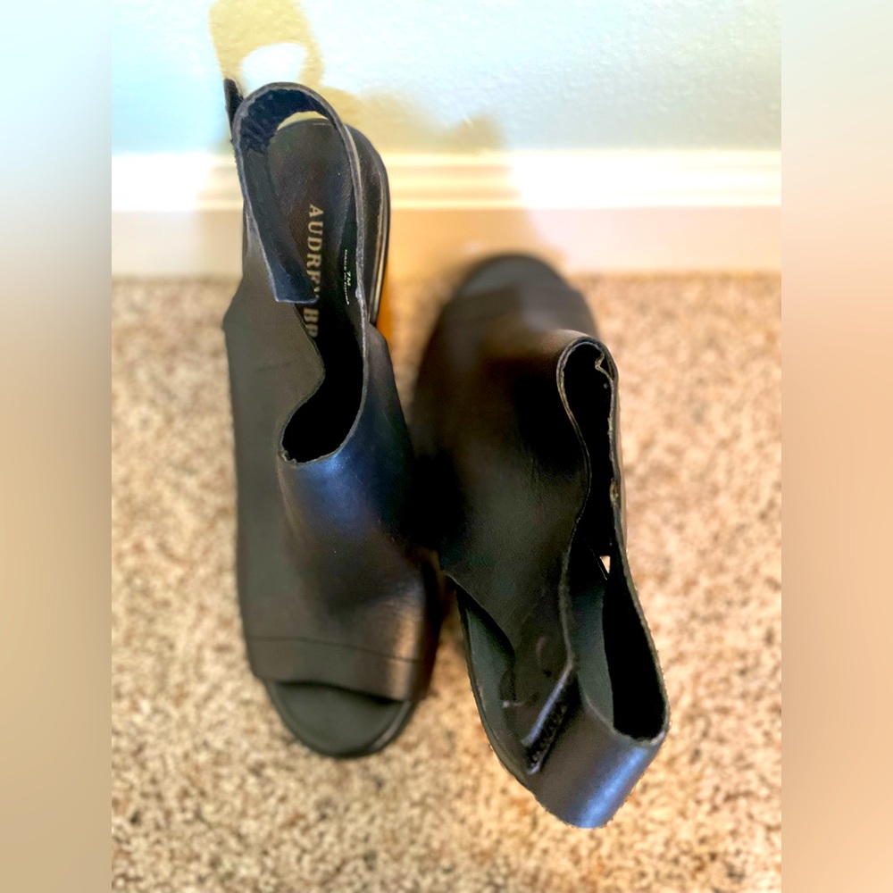 Steve Madden Size 7 Open Toe Black Wedges - image 3